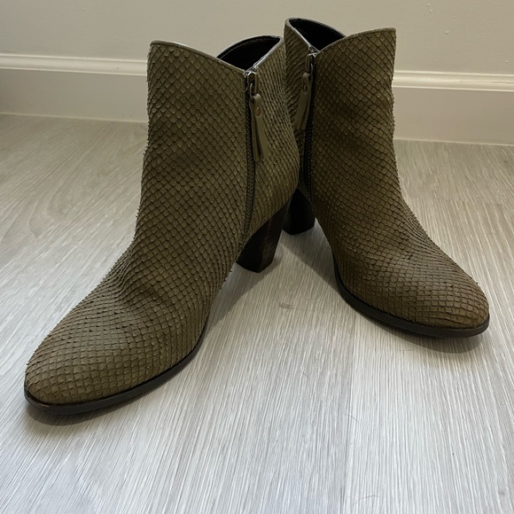 MIA Booties - Picture 4 of 10